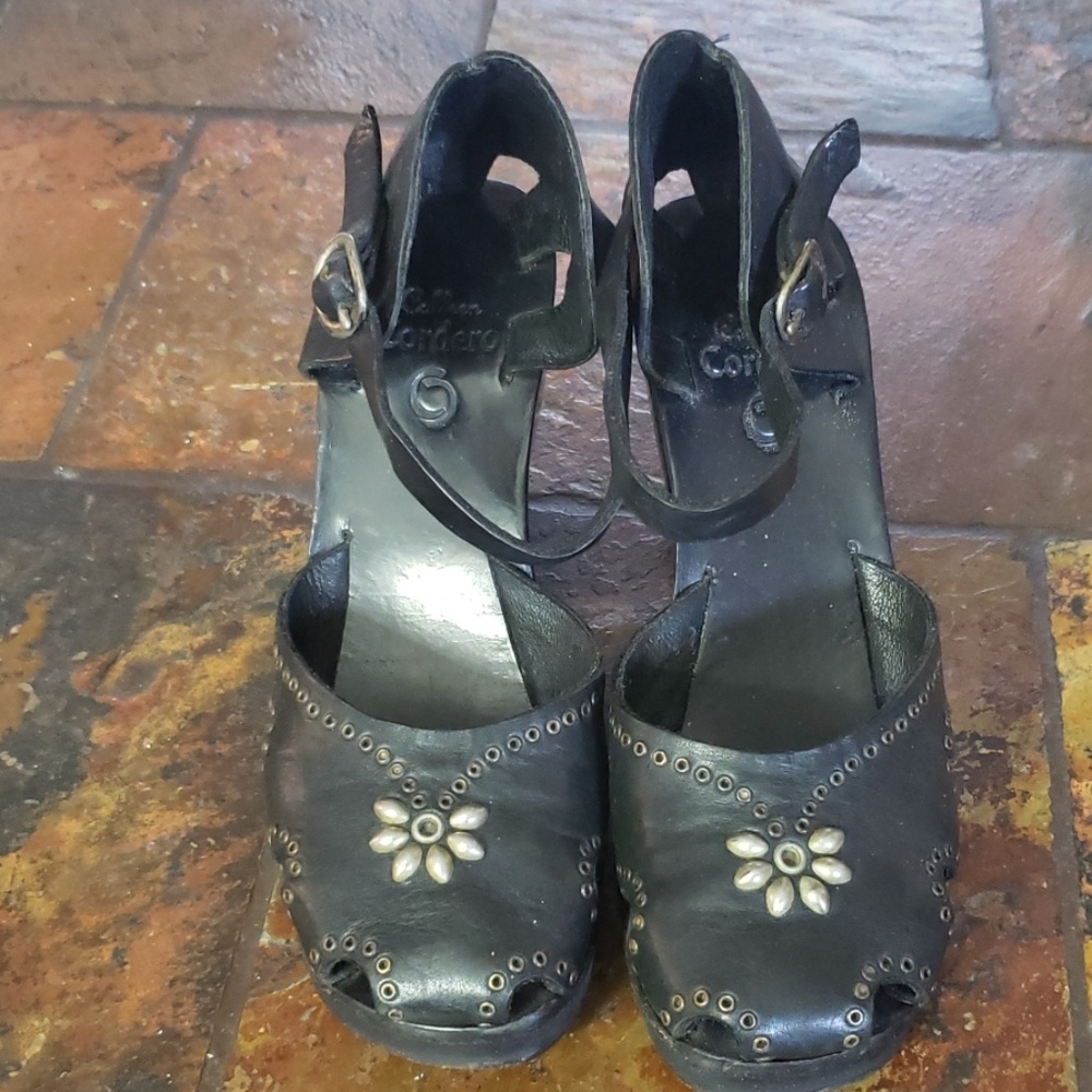 Calleen Cordero wooden wedge heels size 8